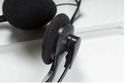 so sánh loa của tai nghe jabra biz 1100 với tai nghe Mairdi MRD-805UC